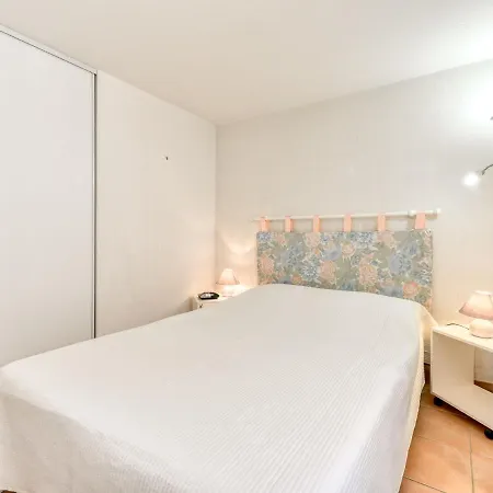 Будинок відпочинку 2 Bedroom Apartment - Mezzanine For 6 Агд
